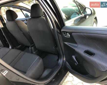 Черный Пежо 207, объемом двигателя 1.6 л и пробегом 184 тыс. км за 4500 $, фото 7 на Automoto.ua