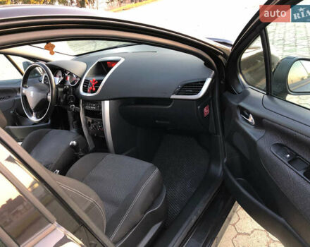 Черный Пежо 207, объемом двигателя 1.6 л и пробегом 184 тыс. км за 4500 $, фото 8 на Automoto.ua