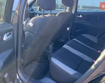 Черный Пежо 207, объемом двигателя 1.36 л и пробегом 145 тыс. км за 4900 $, фото 12 на Automoto.ua