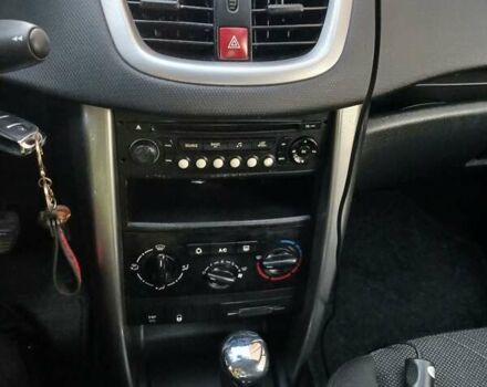 Черный Пежо 207, объемом двигателя 1.6 л и пробегом 220 тыс. км за 5500 $, фото 7 на Automoto.ua