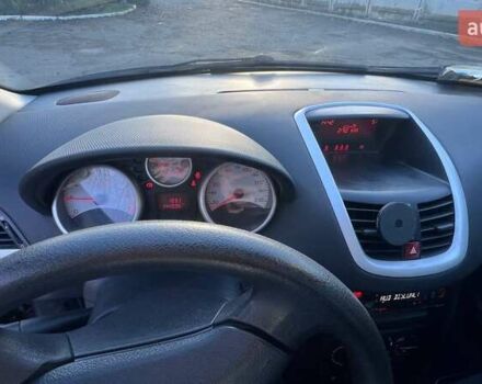 Черный Пежо 207, объемом двигателя 1.36 л и пробегом 145 тыс. км за 4900 $, фото 14 на Automoto.ua