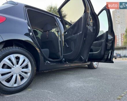 Чорний Пежо 207, об'ємом двигуна 1.36 л та пробігом 167 тис. км за 5650 $, фото 7 на Automoto.ua