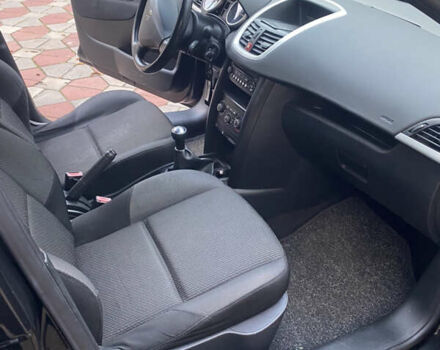 Пежо 207 2010 в Чернигове на Automoto.ua Черный Пежо 207, объемом двигателя 1.6 л и пробегом 198 тыс. км за 4300 $, фото 19 на Automoto.ua