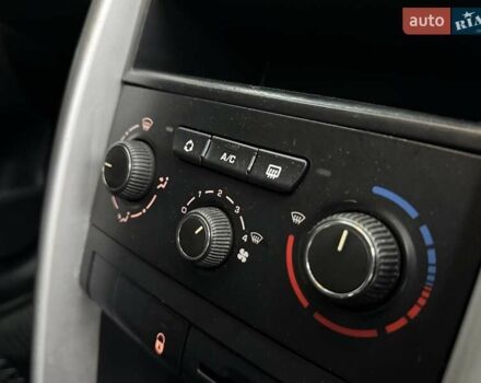 Черный Пежо 207, объемом двигателя 1.56 л и пробегом 280 тыс. км за 3950 $, фото 19 на Automoto.ua