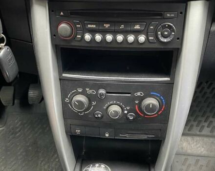 Чорний Пежо 207, об'ємом двигуна 1.36 л та пробігом 192 тис. км за 5500 $, фото 28 на Automoto.ua