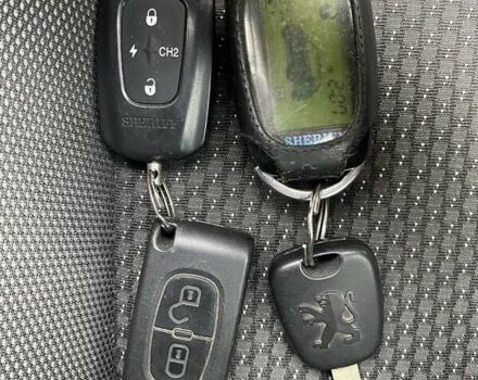 Чорний Пежо 207, об'ємом двигуна 1.36 л та пробігом 192 тис. км за 5500 $, фото 37 на Automoto.ua