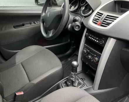 Чорний Пежо 207, об'ємом двигуна 1.36 л та пробігом 192 тис. км за 5500 $, фото 23 на Automoto.ua