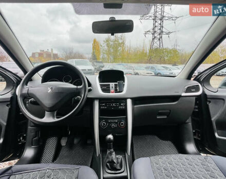 Черный Пежо 207, объемом двигателя 1.4 л и пробегом 225 тыс. км за 6500 $, фото 13 на Automoto.ua