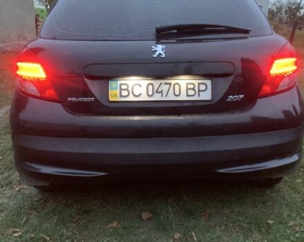 Пежо 207 2011 в Жовкве на Automoto.ua Черный Пежо 207, объемом двигателя 1.6 л и пробегом 130 тыс. км за 4700 $, фото 4 на Automoto.ua