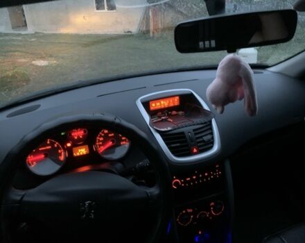 Пежо 207 2011 в Жовкве на Automoto.ua Черный Пежо 207, объемом двигателя 1.6 л и пробегом 130 тыс. км за 4700 $, фото 7 на Automoto.ua