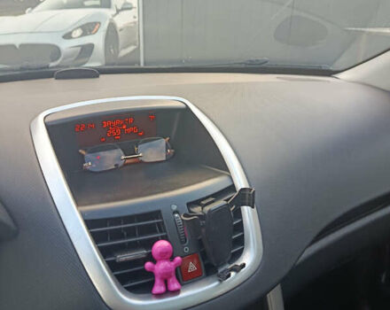 Чорний Пежо 207, об'ємом двигуна 1.6 л та пробігом 165 тис. км за 5150 $, фото 8 на Automoto.ua