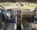 Черный Пежо 207, объемом двигателя 1.6 л и пробегом 220 тыс. км за 4000 $, фото 8 на Automoto.ua