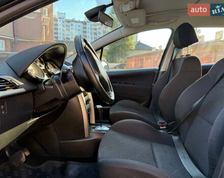 Пежо 207 2007 в Ивано-Франковске на Automoto.ua Черный Пежо 207, объемом двигателя 1.6 л и пробегом 198 тыс. км за 5650 $, фото 32 на Automoto.ua