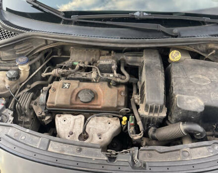 Черный Пежо 207, объемом двигателя 1.36 л и пробегом 243 тыс. км за 3200 $, фото 10 на Automoto.ua