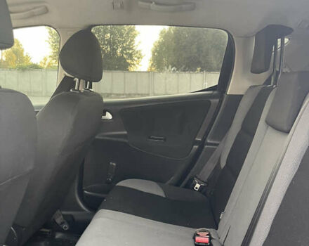 Черный Пежо 207, объемом двигателя 1.36 л и пробегом 243 тыс. км за 3200 $, фото 15 на Automoto.ua