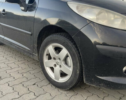 Черный Пежо 207, объемом двигателя 1.36 л и пробегом 243 тыс. км за 3200 $, фото 6 на Automoto.ua