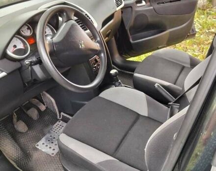 Черный Пежо 207, объемом двигателя 1.4 л и пробегом 196 тыс. км за 5000 $, фото 4 на Automoto.ua