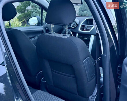 Черный Пежо 207, объемом двигателя 1.6 л и пробегом 171 тыс. км за 4950 $, фото 6 на Automoto.ua