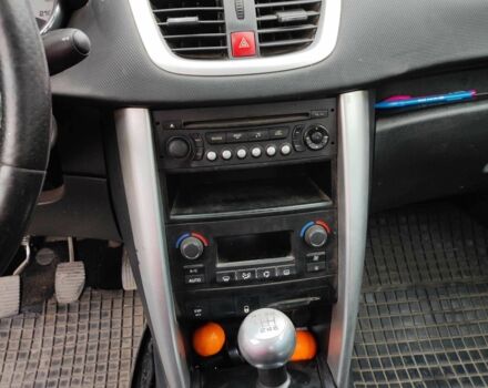 Чорний Пежо 207, об'ємом двигуна 1.6 л та пробігом 292 тис. км за 6000 $, фото 3 на Automoto.ua