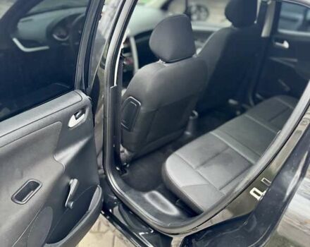 Черный Пежо 207, объемом двигателя 1.4 л и пробегом 125 тыс. км за 5300 $, фото 10 на Automoto.ua