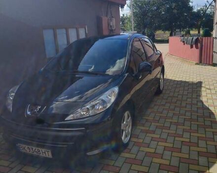 Чорний Пежо 207, об'ємом двигуна 1.4 л та пробігом 217 тис. км за 4100 $, фото 1 на Automoto.ua