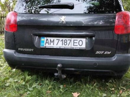 Черный Пежо 207, объемом двигателя 1.4 л и пробегом 196 тыс. км за 5000 $, фото 1 на Automoto.ua
