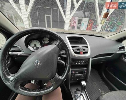 Червоний Пежо 207, об'ємом двигуна 1.6 л та пробігом 154 тис. км за 5200 $, фото 2 на Automoto.ua