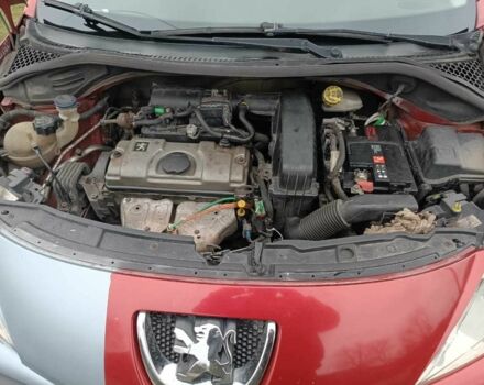 Красный Пежо 207, объемом двигателя 1.4 л и пробегом 240 тыс. км за 3700 $, фото 10 на Automoto.ua