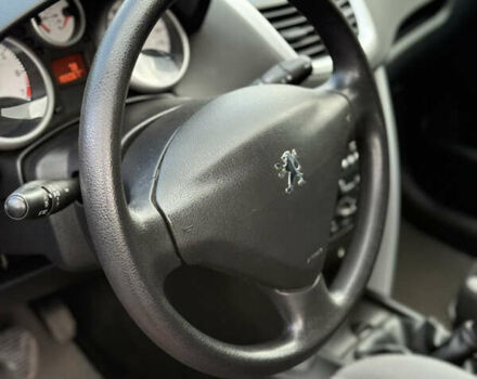 Пежо 207 2008 у Вінниці на Automoto.ua Червоний Пежо 207, об'ємом двигуна 1.4 л та пробігом 152 тис. км за 3800 $, фото 16 на Automoto.ua