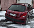Червоний Пежо 207, об'ємом двигуна 1.4 л та пробігом 260 тис. км за 3800 $, фото 2 на Automoto.ua
