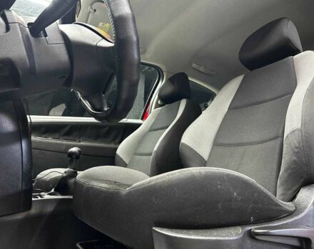 Красный Пежо 207, объемом двигателя 1.4 л и пробегом 169 тыс. км за 4500 $, фото 13 на Automoto.ua