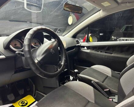 Красный Пежо 207, объемом двигателя 1.4 л и пробегом 169 тыс. км за 4500 $, фото 14 на Automoto.ua