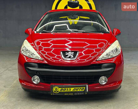 Красный Пежо 207, объемом двигателя 1.36 л и пробегом 169 тыс. км за 4500 $, фото 1 на Automoto.ua