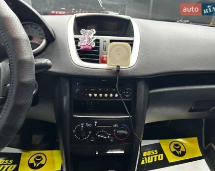 Красный Пежо 207, объемом двигателя 1.36 л и пробегом 169 тыс. км за 4500 $, фото 8 на Automoto.ua