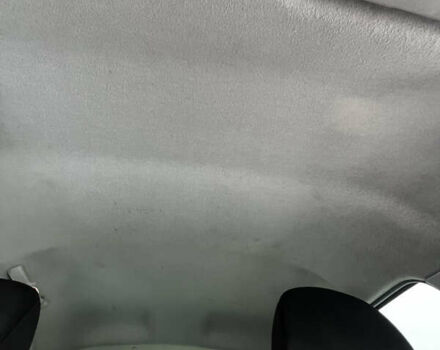 Червоний Пежо 207, об'ємом двигуна 1.4 л та пробігом 260 тис. км за 3800 $, фото 6 на Automoto.ua