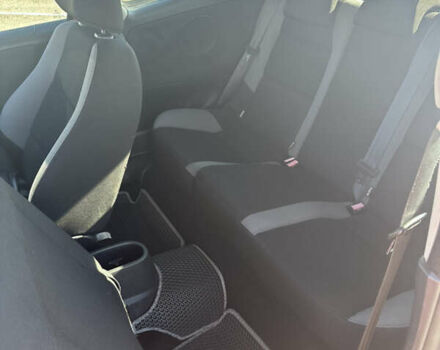 Красный Пежо 207, объемом двигателя 1.4 л и пробегом 169 тыс. км за 3200 $, фото 9 на Automoto.ua