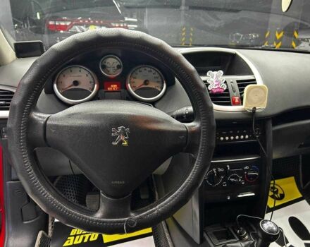 Красный Пежо 207, объемом двигателя 1.4 л и пробегом 169 тыс. км за 4500 $, фото 7 на Automoto.ua