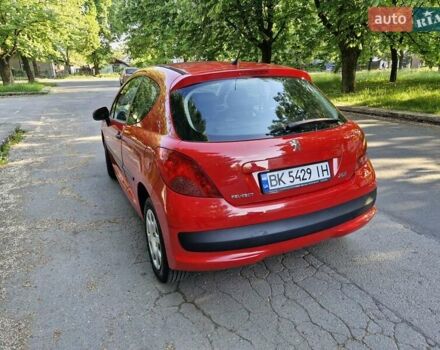 Красный Пежо 207, объемом двигателя 1.4 л и пробегом 290 тыс. км за 3400 $, фото 7 на Automoto.ua