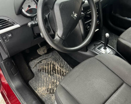 Червоний Пежо 207, об'ємом двигуна 1.4 л та пробігом 260 тис. км за 3800 $, фото 8 на Automoto.ua