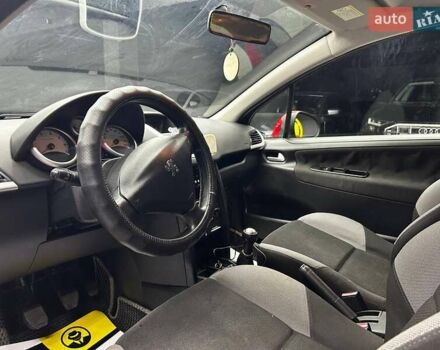 Красный Пежо 207, объемом двигателя 1.36 л и пробегом 169 тыс. км за 4500 $, фото 14 на Automoto.ua