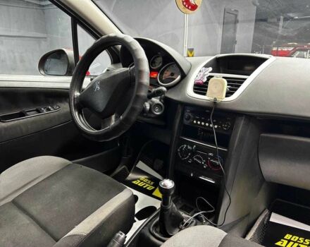 Красный Пежо 207, объемом двигателя 1.4 л и пробегом 169 тыс. км за 4500 $, фото 11 на Automoto.ua