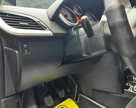 Красный Пежо 207, объемом двигателя 1.4 л и пробегом 169 тыс. км за 4500 $, фото 15 на Automoto.ua