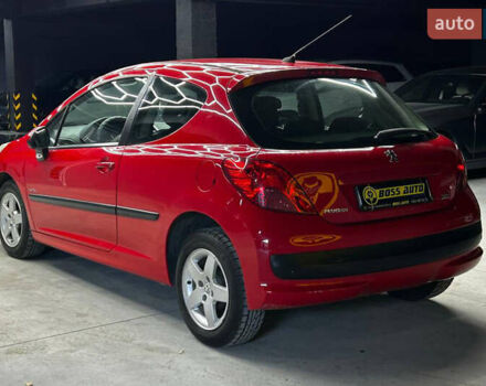 Красный Пежо 207, объемом двигателя 1.36 л и пробегом 169 тыс. км за 4500 $, фото 3 на Automoto.ua