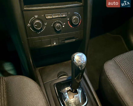 Красный Пежо 207, объемом двигателя 1.36 л и пробегом 140 тыс. км за 5300 $, фото 17 на Automoto.ua