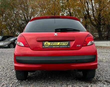 Красный Пежо 207, объемом двигателя 1.4 л и пробегом 209 тыс. км за 5800 $, фото 4 на Automoto.ua