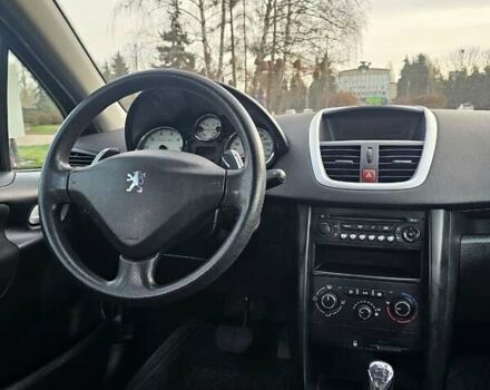 Красный Пежо 207, объемом двигателя 1.36 л и пробегом 180 тыс. км за 4300 $, фото 18 на Automoto.ua