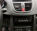 Червоний Пежо 207, об'ємом двигуна 1.4 л та пробігом 298 тис. км за 4400 $, фото 2 на Automoto.ua