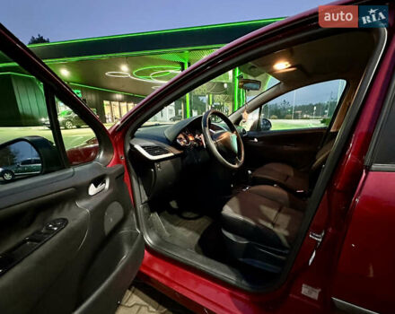 Красный Пежо 207, объемом двигателя 1.36 л и пробегом 140 тыс. км за 5300 $, фото 8 на Automoto.ua