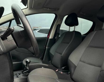 Красный Пежо 207, объемом двигателя 1.4 л и пробегом 209 тыс. км за 5800 $, фото 6 на Automoto.ua