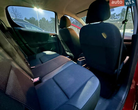 Красный Пежо 207, объемом двигателя 1.36 л и пробегом 140 тыс. км за 5300 $, фото 12 на Automoto.ua